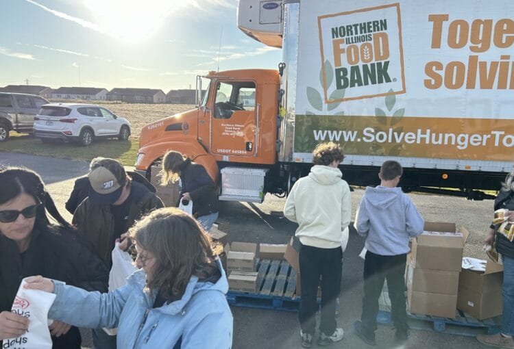 Mobile Food Pantry Minooka Reclaimed Northern Illinois Food Bank